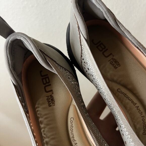 JBU Emma Womens Size 7M Light Taupe Perforated Slip On Comfort Flats NEW - Picture 4 of 8